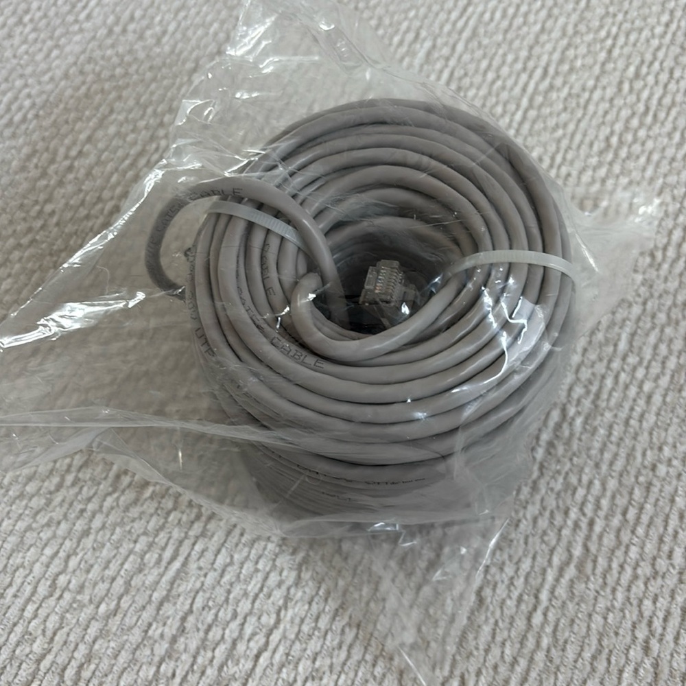 Cat5e network cable NWT 98ft grey